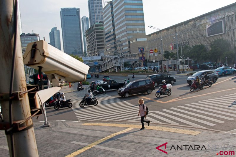Kamera pengawas atau Closed Circuit Television (CCTV) terpasang di kawasan Jalan MH Thamrin, Jakarta (Foto: Antaranews)