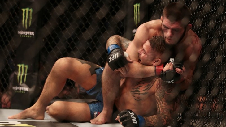Masih Perkasa, Khabib Berhasil Tumbangkan Dustin Poirier