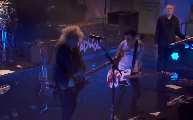 Lirik Lagu Alone The Cure