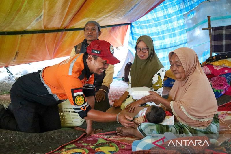 Kemenkes Dirikan 2 RS Lapangan Tangani Korban Gempa NTT, Stok Obat Cukup Dalam 5 Hari