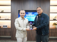 Pintu Meraih Penghargaan Kategori Komitmen Edukasi Tertinggi dalam Industri Kripto pada Ajang Anugerah Ksatria CFX 2025