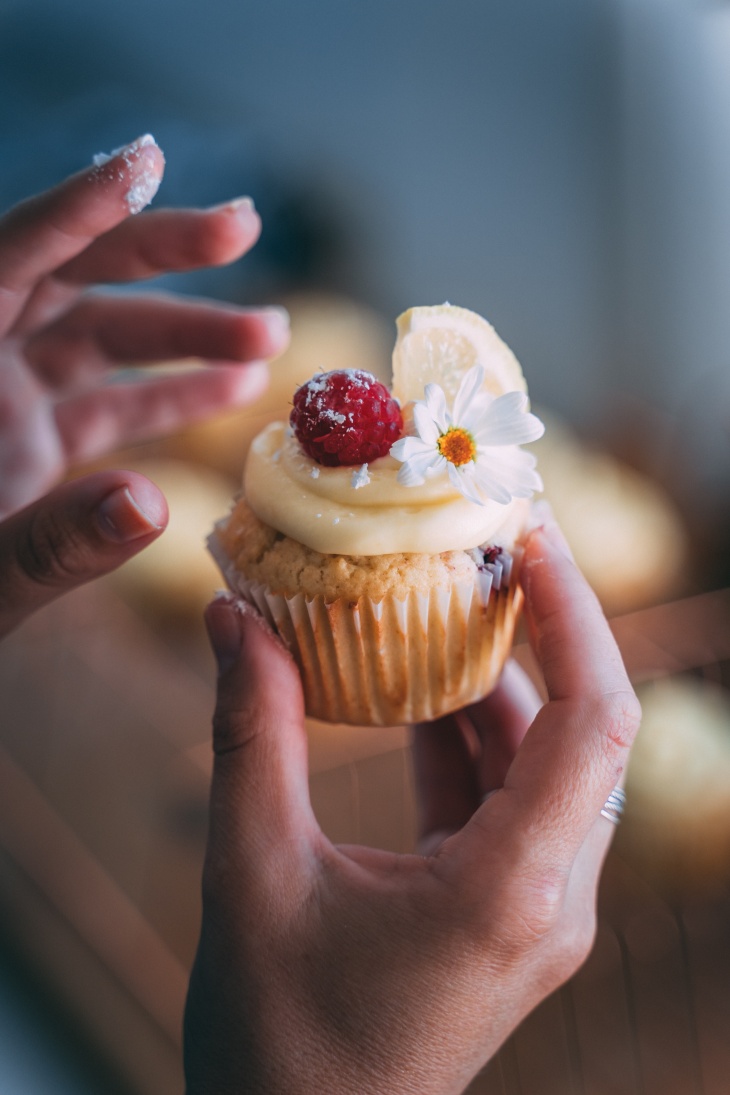 Ngemil Jadi Bentuk Self Reward untuk Kesehatan Mental