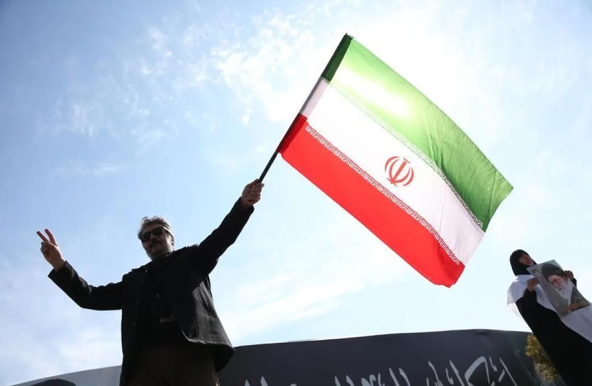 Iran Tegaskan Tetap Buka Jalur Diplomasi, tapi Siap Perang Jika Diserang AS