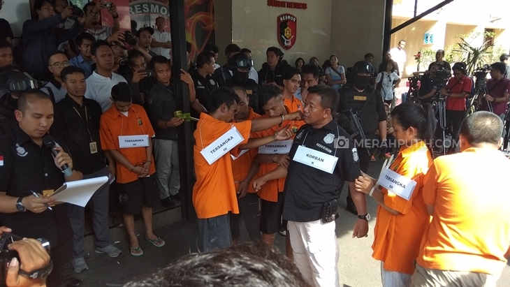 Ternyata Bukan Tersenggol Motor, Penyebab Pengeroyokan TNI AL Terungkap Dalam Rekonstruksi