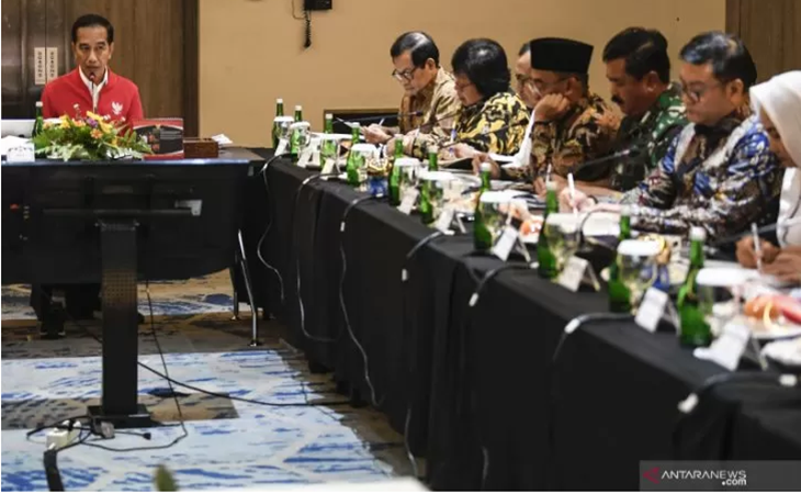   Tinjau Langsung Lokasi Kebakaran Hutan, Presiden Jokowi Semprot Pemda Riau
