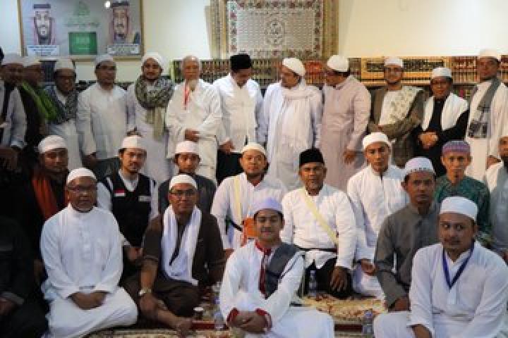 Munarman: Hubungan Habib Rizieq dan Mbah Moen Baik tapi Ada Tukang Adu Domba