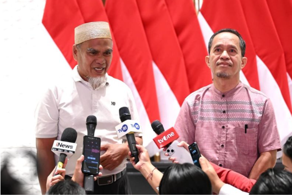 Dua Guru Luwu Utara Korban Kriminalisasi Dana BOS Akhirnya Bisa Kembali Mengajar Tanpa Stigma