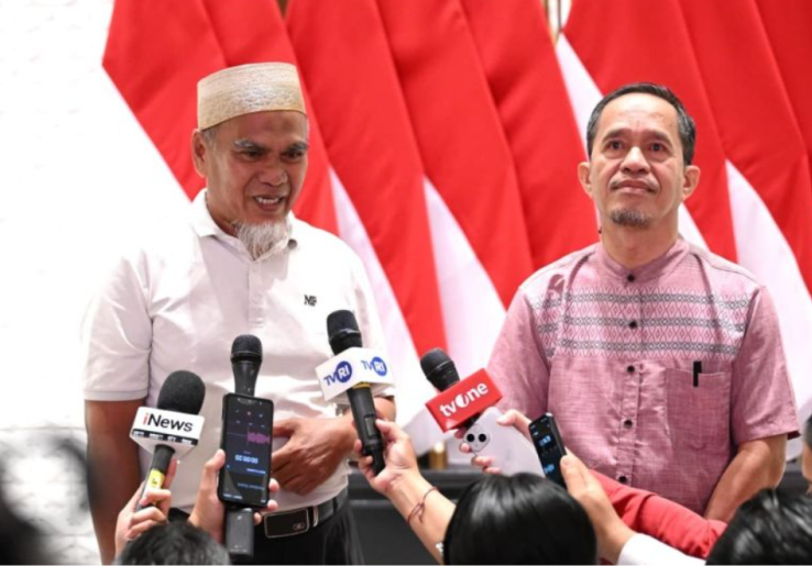 Dua Guru Luwu Utara Korban Kriminalisasi Dana BOS Akhirnya Bisa Kembali Mengajar Tanpa Stigma