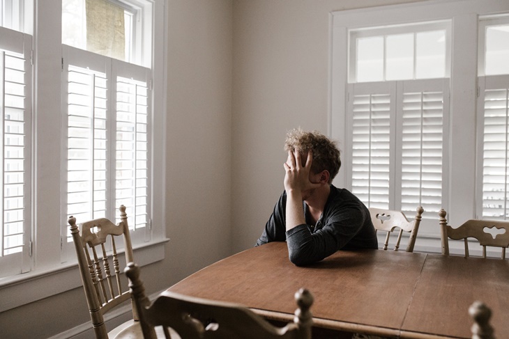 4 Tanda yang Harus Kamu Tahu saat Mengalami 'Quarter Life Crisis'