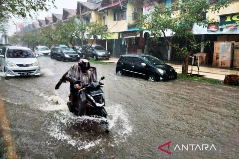 BMKG Beri Peringatan Waspada Dampak Hujan Lebat di Berbagai Daerah