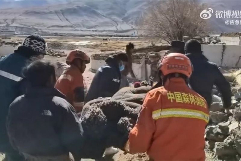 16 Orang Tewas dan 54 Terluka Akibat Gempa di Tibet China