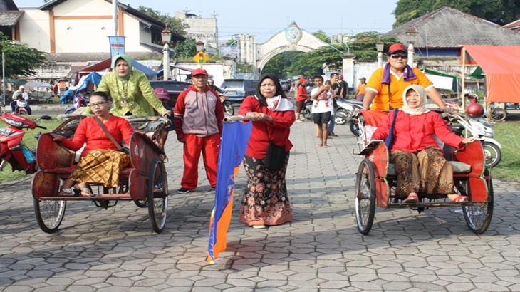Para peserta lomba Hari Kartini