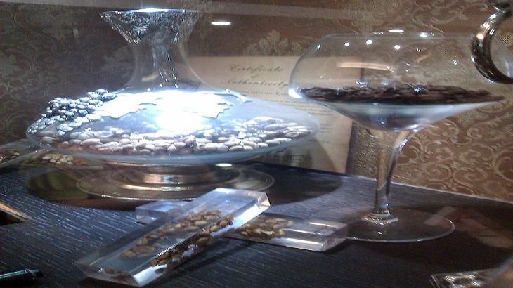 Etalase jualan Kopi Luwak