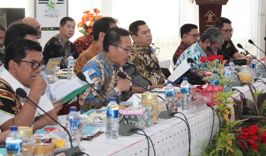 DPR Tantang Kapolri Usut Dalang Pembakaran Bendera PDIP saat Demo RUU HIP