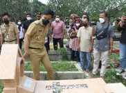 Gibran Emosi 10 Bocah Diduga Rusak Makam di TPU Cemoro Kembar