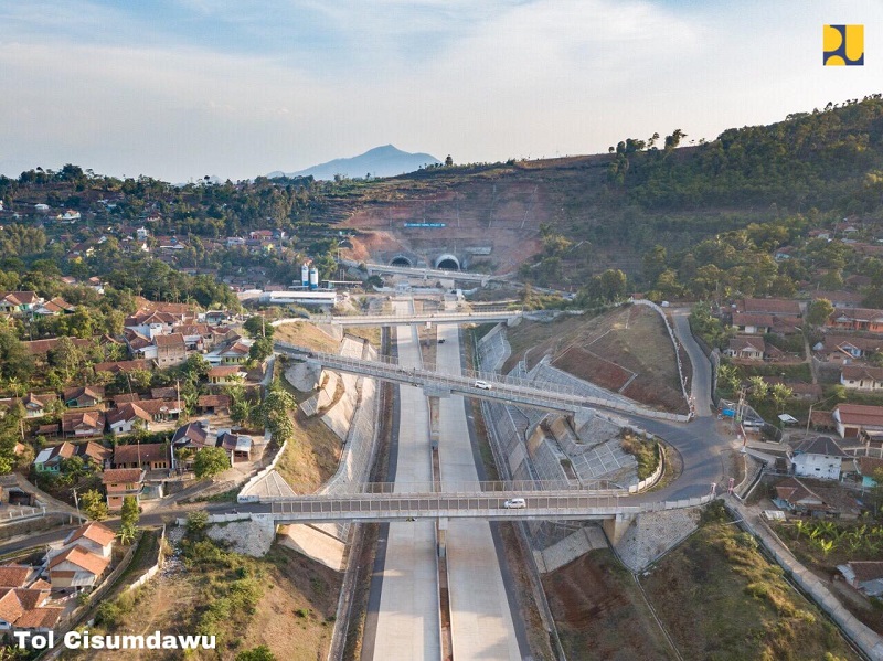 Basuki Perintahkan Tol Cisumdawu Beroperasi di 2021