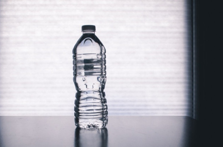 BPA Lebih Berbahaya daripada Kandungan Etilena Glikol di Kemasan Air Minum PET