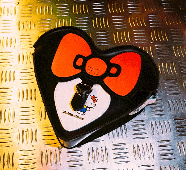Bags Dr. Martens x Hello Kitty. (Foto: drmartens)