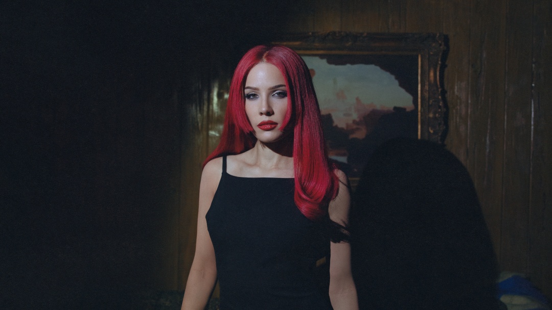 Halsey Kembali dengan Single 'Ego'