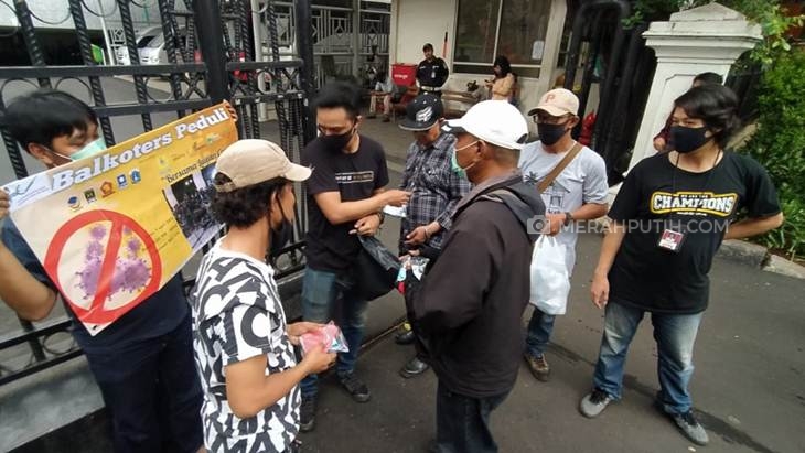 Jelang Penerapan PSBB di Jakarta, Wartawan Balkoters Beri Bantuan Alat Kesehatan