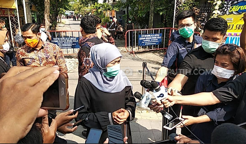Khofifah Bocorkan Kemana Larinya Harta yang Ditinggalkan Ibunda Jokowi