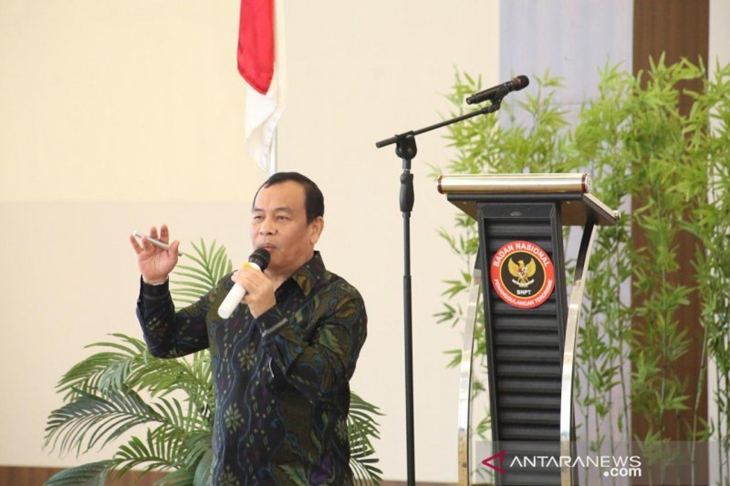 Deputi 1 Bidang Pencegahan, Perlindungan dan Deradikalisasi Badan Nasional Penanggulangan Terorisme (BNPT) Mayjen TNI Hendri P Lubis menyampaikan materi dalam kegiatan di Batam, Kamis (7/11/2019). (ANTARA/HO/PMD)