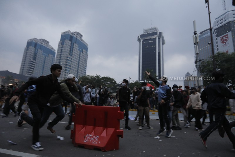 Aksi Demonstrasi 1 Tahun Jokowi Hasilkan 2,1 Ton Sampah
