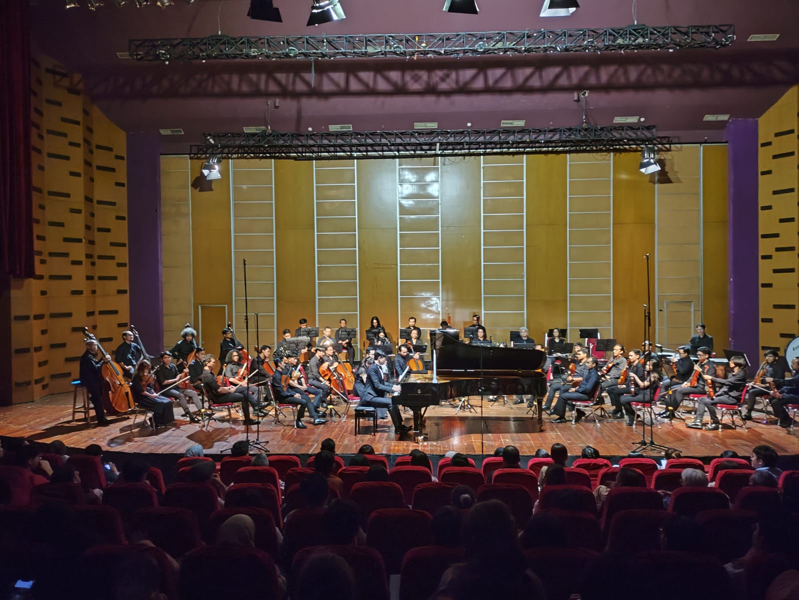 Jonathan Kuo Sukses Menyihir Penikmat Konser Klasik Karya 'Brams & Dvorak'