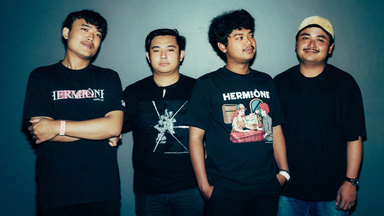 Hermione Tuangkan Kegelisahan dan Harapan dalam Album Perdana 'Trying My Best But It’s Not The Best That I Could Give'