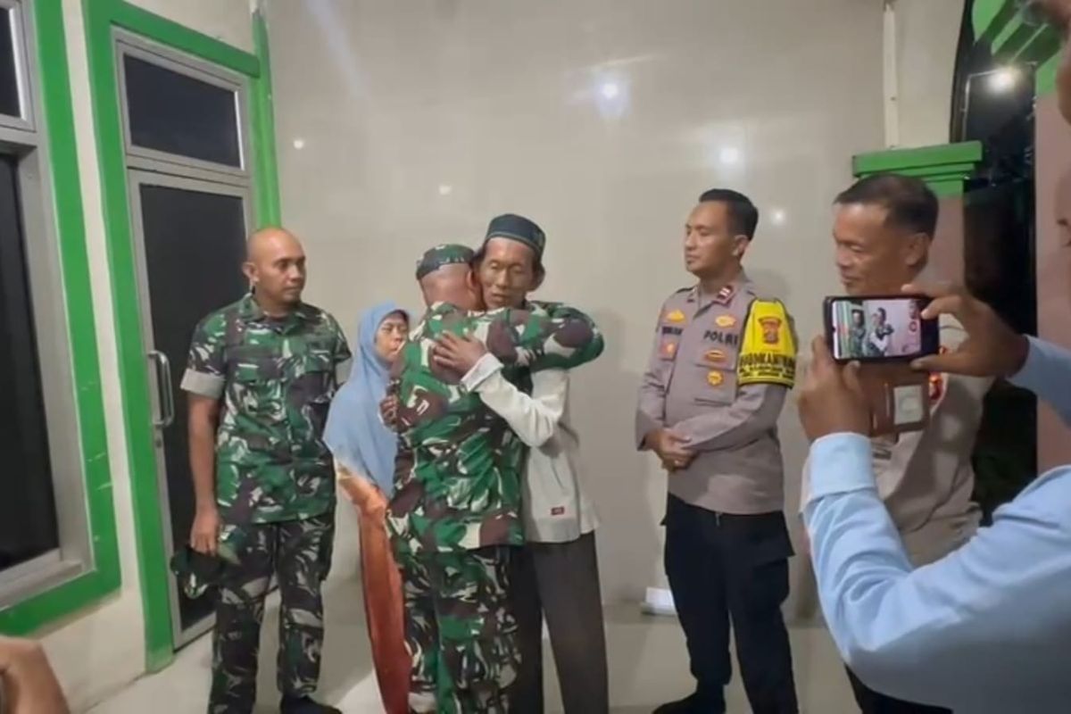 Pedagang Es Gabus Terima Bantuan TNI usai Difitnah Pakai Spons, Dapat Kulkas hingga Dispenser