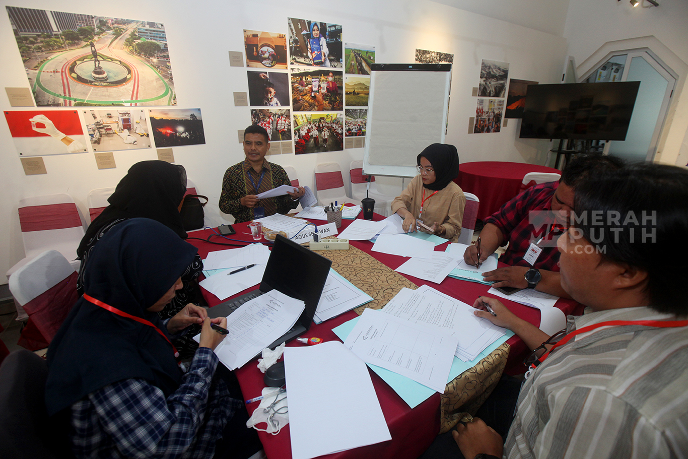 Suasana Uji Kompetensi Wartawan (UKW) jenjang muda oleh Lembaga Pendidikan Jurnalistik ANTARA (LPJA) di Antara Heritage, Pasar Baru, Jakarta Pusat, Kamis (19/12/2024).