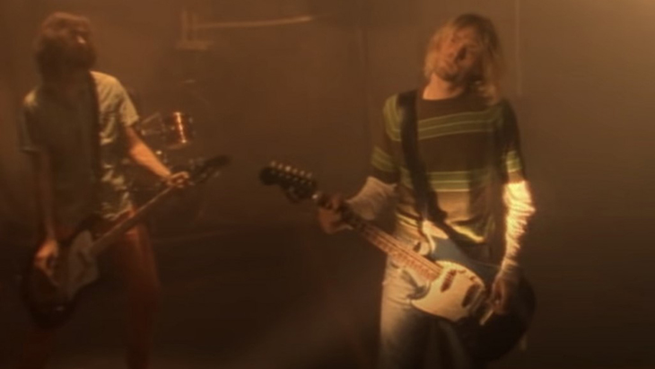 Gitar Biru Kurt Cobain akan Dilelang