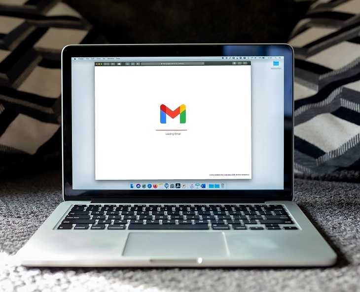 Foto 1 - Email bisa menyebabkan pemanasan global (Unsplash Solen Feyissa)