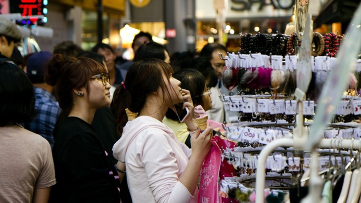 Oleh-oleh kerajinan kertas cocok untuk kamu yang suka karya seni. (Foto: Pixabay/8minwoo)