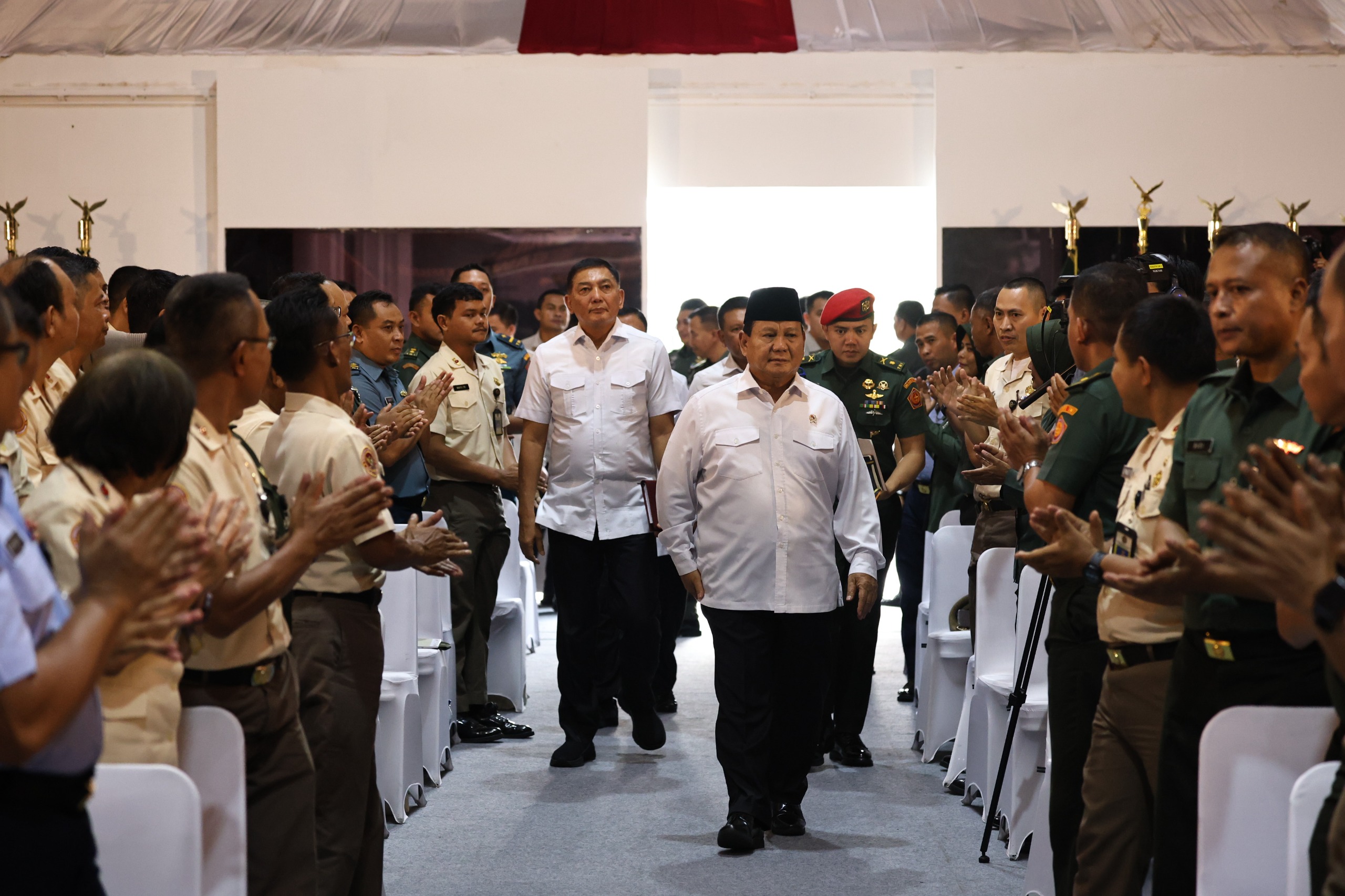 Halalbihalal dengan Pegawai Kemenhan, Prabowo Singgung Pentingnya Pertahanan Indonesia yang Kuat