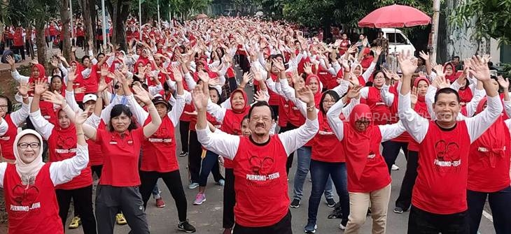 Bakal cawali dari PDIP Achmad Purnomo menghadiri acara deklarasi dukungan warga Kecamatan Jebres, Solo, Jawa Tengah, Minggu (10/2). (MP/Ismail)