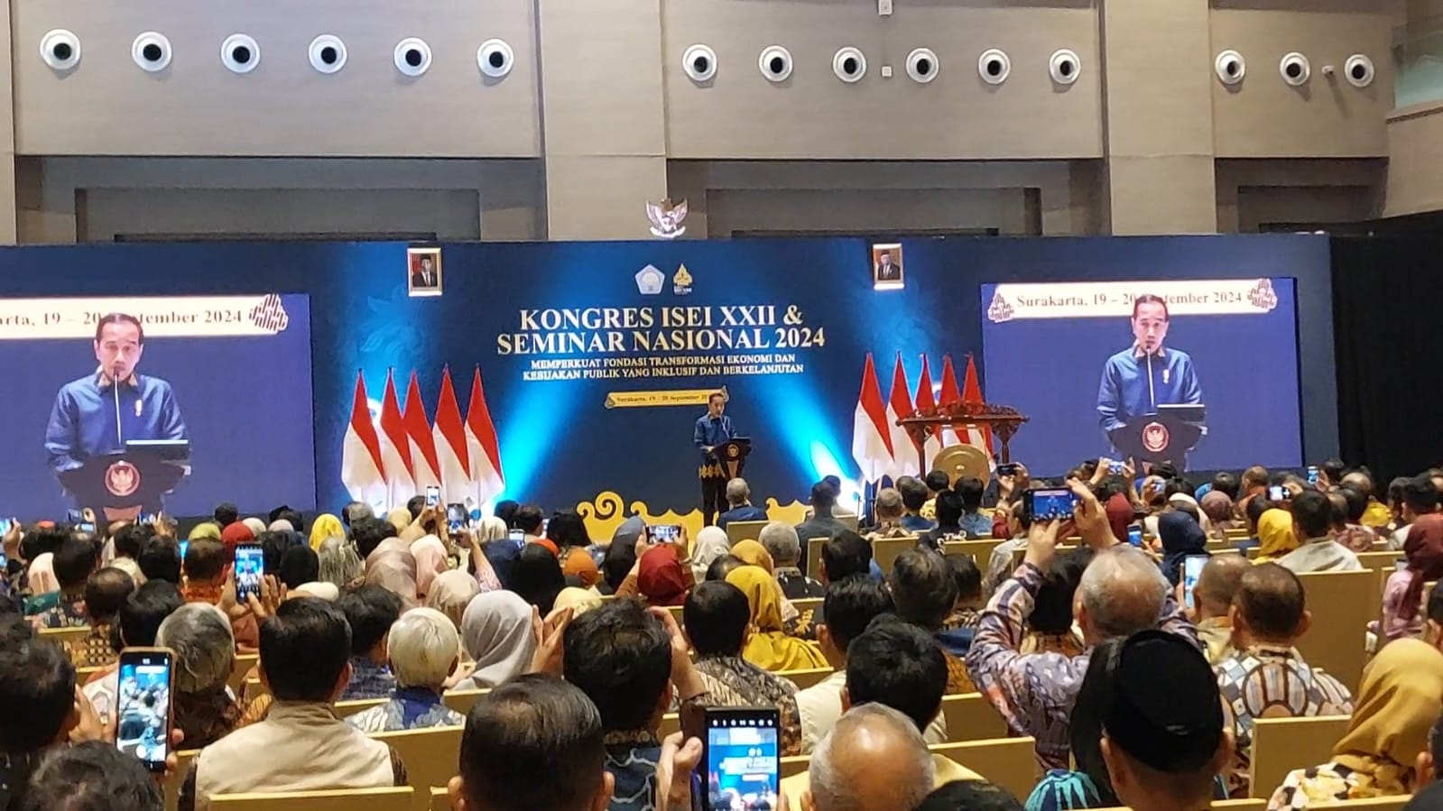 Jokowi Sebut 96 Negara Jadi Pasien IMF saat Buka Kongres ISEI ke-22