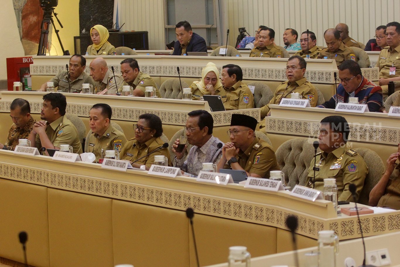 Raker Wamendagri dan Gubernur dengan Komisi II DPR Bahas Dana Transfer Pusat ke Daerah