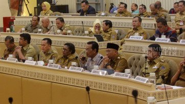 Raker Wamendagri dan Gubernur dengan Komisi II DPR Bahas Dana Transfer Pusat ke Daerah
