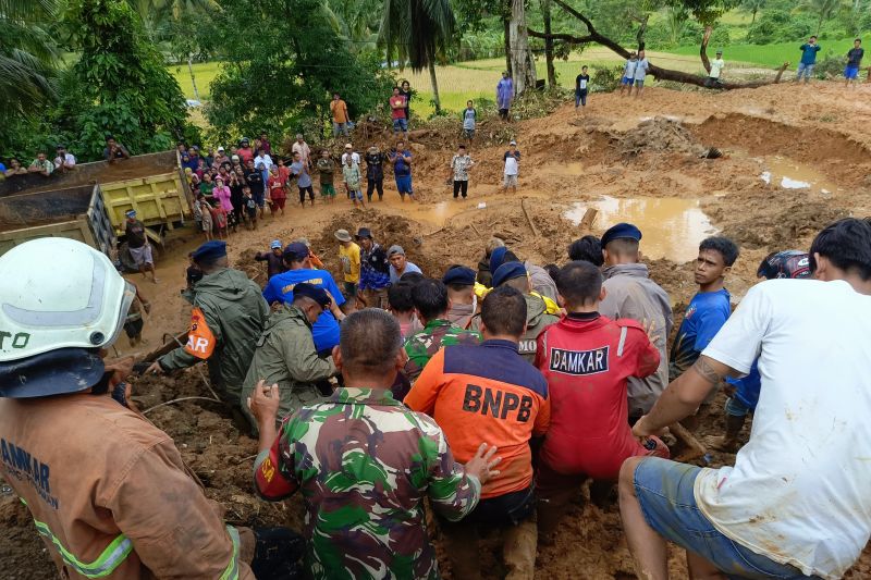 3 Warga Pariaman Sumbar Korban Banjir dan Longsor Ditemukan Meninggal