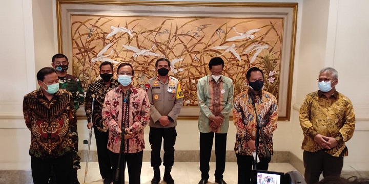 Menkopolhukam Mahfud MD dan Mendagri Tito Karnavian dalam rapat kordinasi Forkompimda Pemilu 2020 di Yogyakarta.  (Foto : Humas DIY).