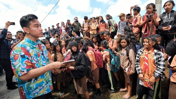 Dalam 1 Bulan, Elektabilitas Prabowo-Gibran Jauh Tinggalkan Ganjar-Mahfud