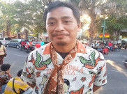  Nobar Pelantikan Presiden, Puluhan Relawan Kenakan Kaus dan Kemeja Ala Gibran