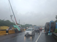 Supir Ngantuk, Bus Damri Kecelakaan di Tol Sedyatmo