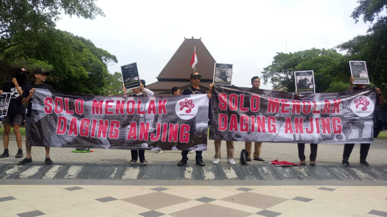 Gibran Didesak Segera Tutup Kuliner Daging Anjing di Solo