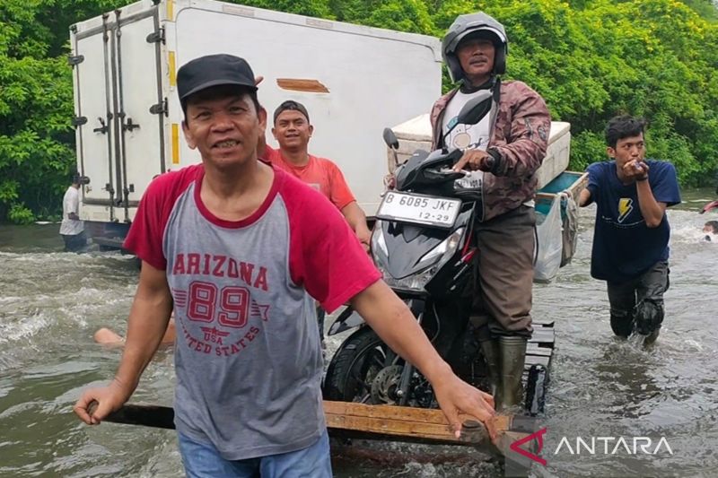 9 RT di Jakarta Barat dan Utara Masih Terendam Banjir hingga Rabu Pagi, Ketinggian Air 30 Cm hingga 1 M