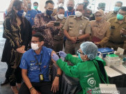 Sempat Terpapar Tahun Lalu, Menparekraf Sandiaga Uno Divaksin COVID-19