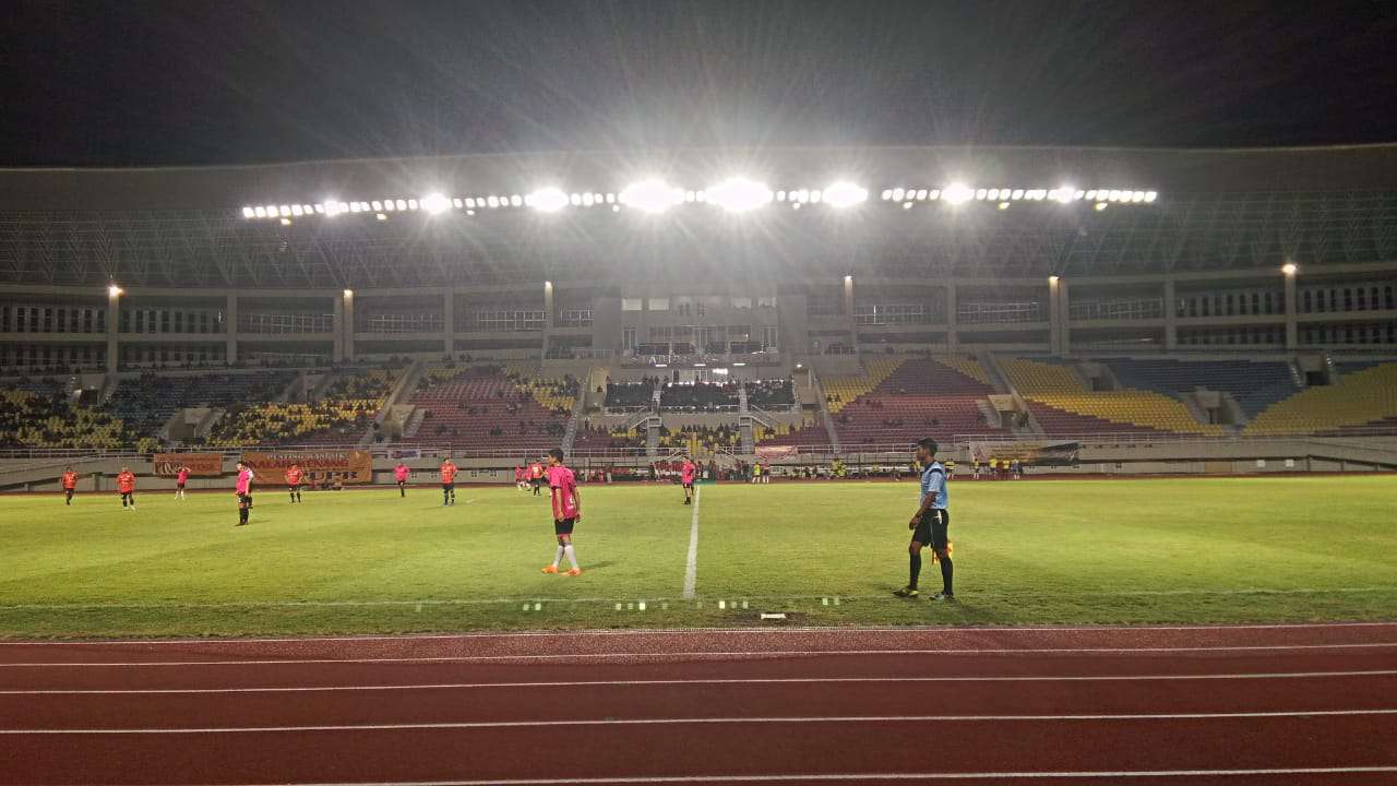 Stadion Manahan Solo, Jawa Tengah menjadi satu dari sepuluh stadion di Indonesia yang diajukan PSSI ke FIFA sebagai venue Piala Dunia U-20 pada 2021. (MP/Ismail)