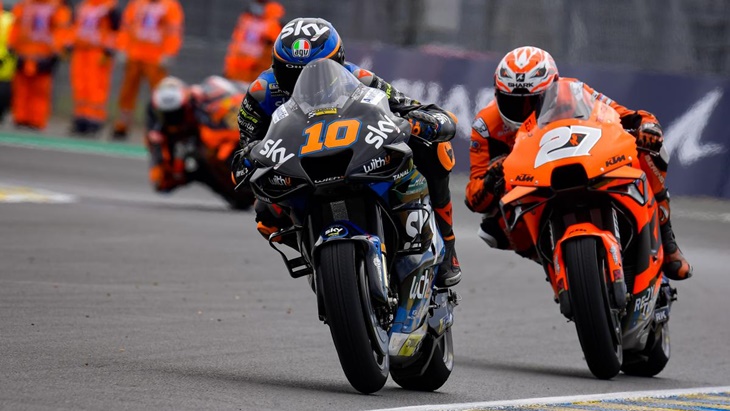 Luca Marini Pakai Warna Italia