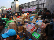 Mengintip Bantuan Warga di Depan Gedung DPR Jelang Aksi AMPB Pati Besok